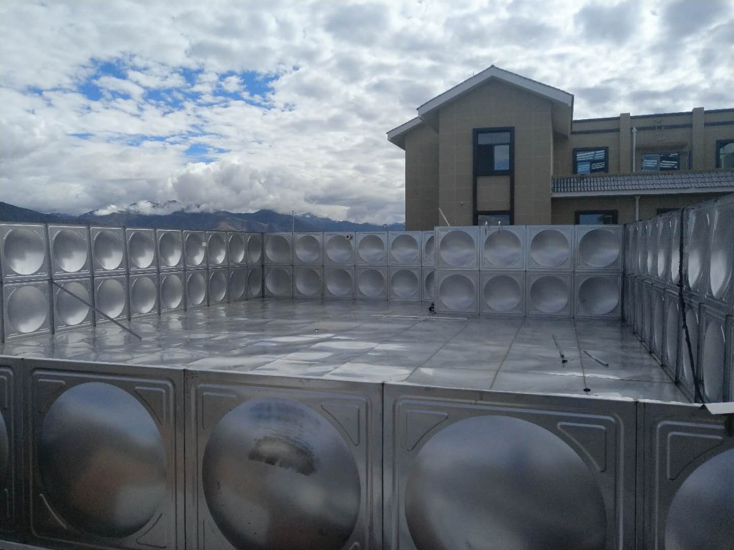 �W(xu��)У������ʽ�o(w��)ؓ(f��)����ˮ�O(sh��)��ă�(y��u)�c(di��n)